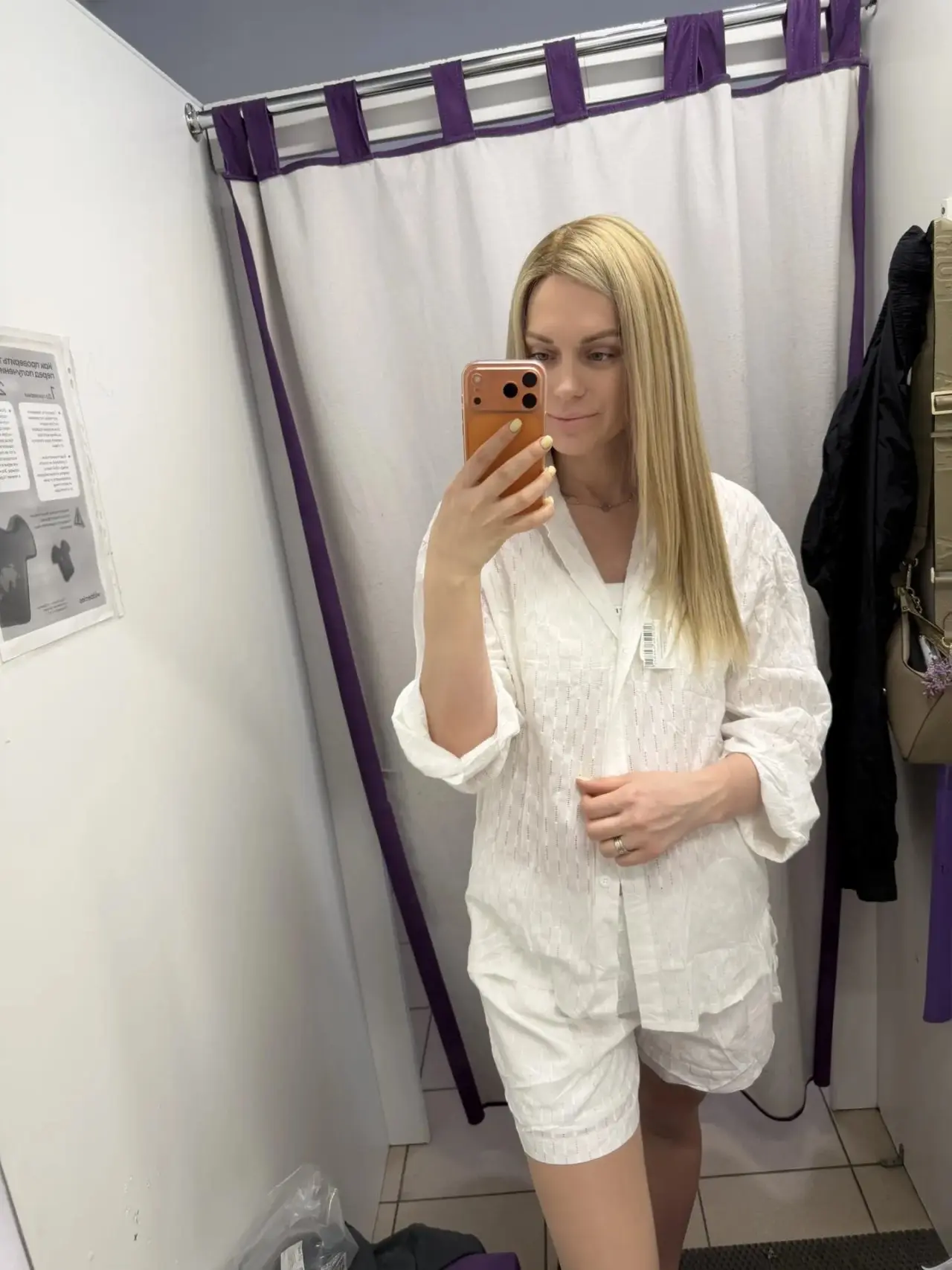 Мои беременные находки 🤰🏼

Как и обещала оставляю артикулы wb)

✨Футболка с цветами арт: 846136686