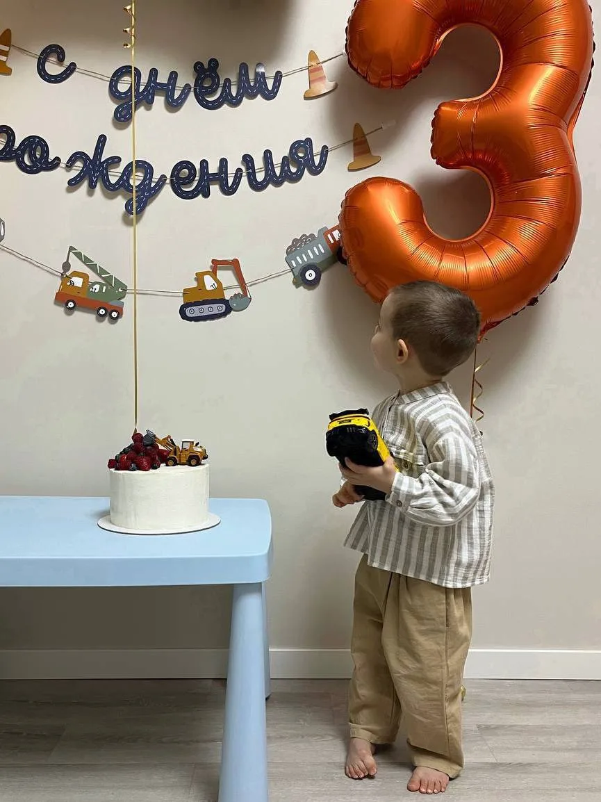 “И образ на день рождения тоже с Али, спасибо любимому каналу 🤍

Рост сына 95 см”

Юлия, спасибо 🌸