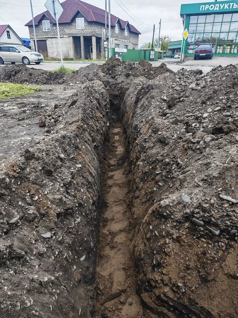 💡Новую линию освещения монтируют на улице Гагарина в Абакане, подрядчик приступил к установке опор и