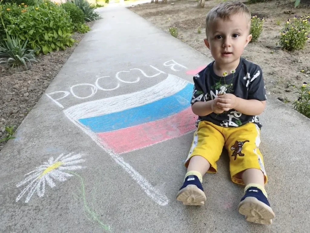 К акции «Моя Россия» 🇷🇺 присоединяется 
Кибалко Николай
группа «Крошечки»
номинация «Я рисую мелом