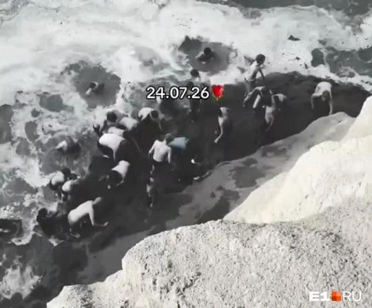 24 июля на Песчаном карьере на Лебяжке произошла трагедия: при обрушении грунта погибла 13-летняя де
