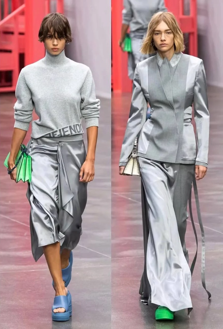 Невероятная роскошная кади Alta Moda  плательная ткань из вискозы и ацетата в нежном пе...