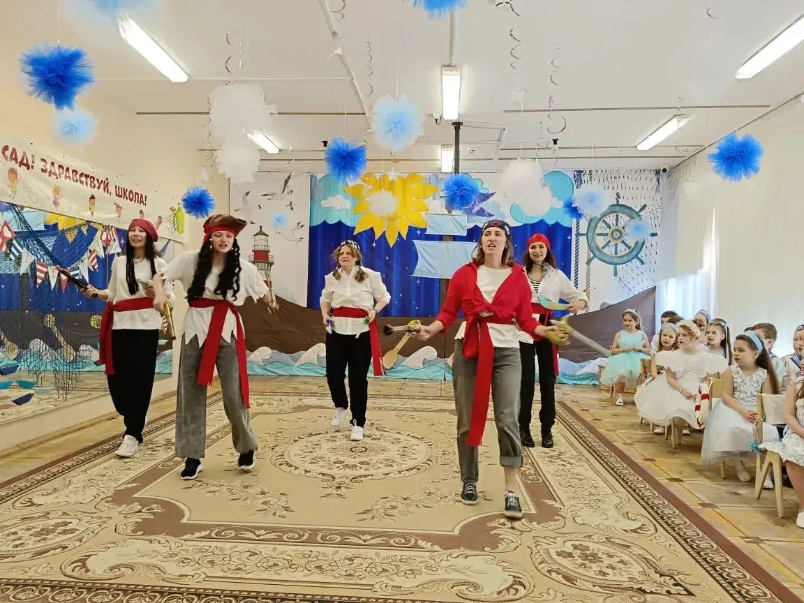Семь футов под килем, дорогие выпускники дошкольных групп!  🌅 Пойти в школу — это как отправиться в 