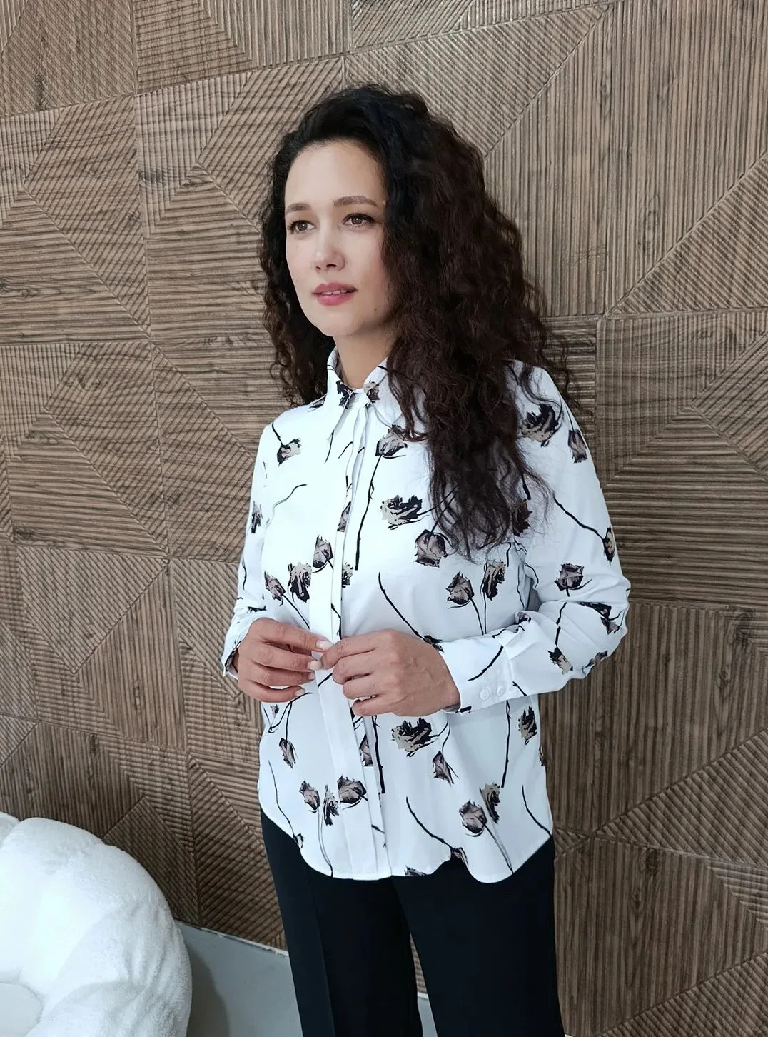 🔷 Блузка в классическом стиле. Комфортный состав ткани: 95% вискоза, 5% эластан. Эффек...