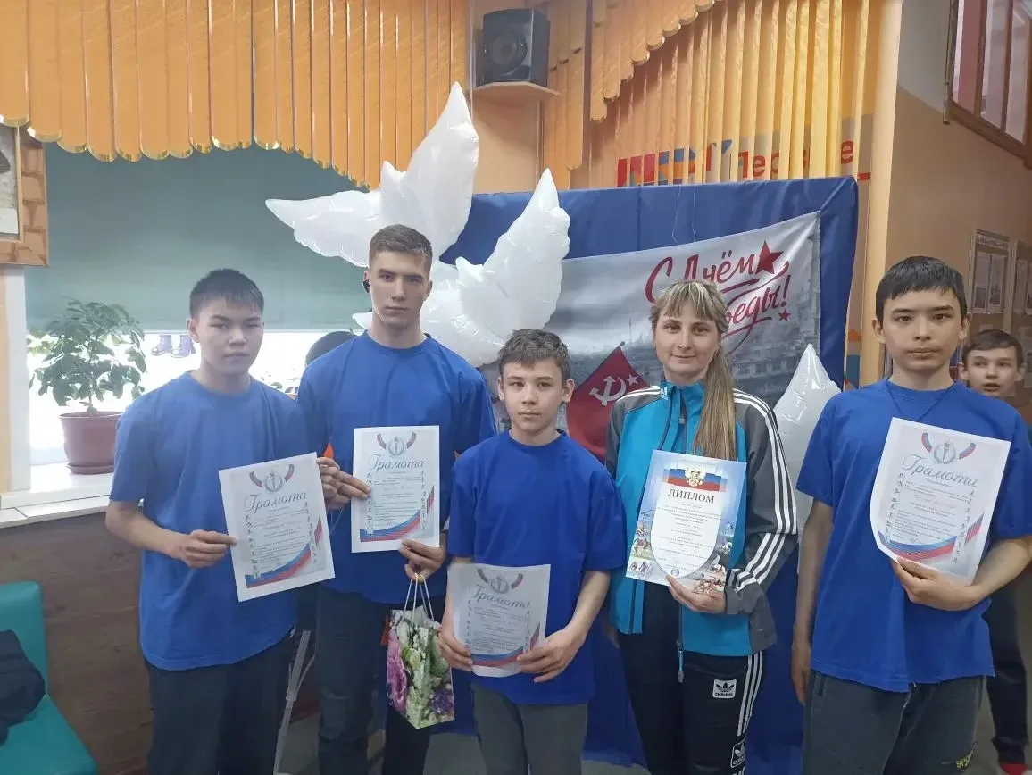 Дружеские матчи между школами в различных видах спорта проводятся традиционно, для спло...