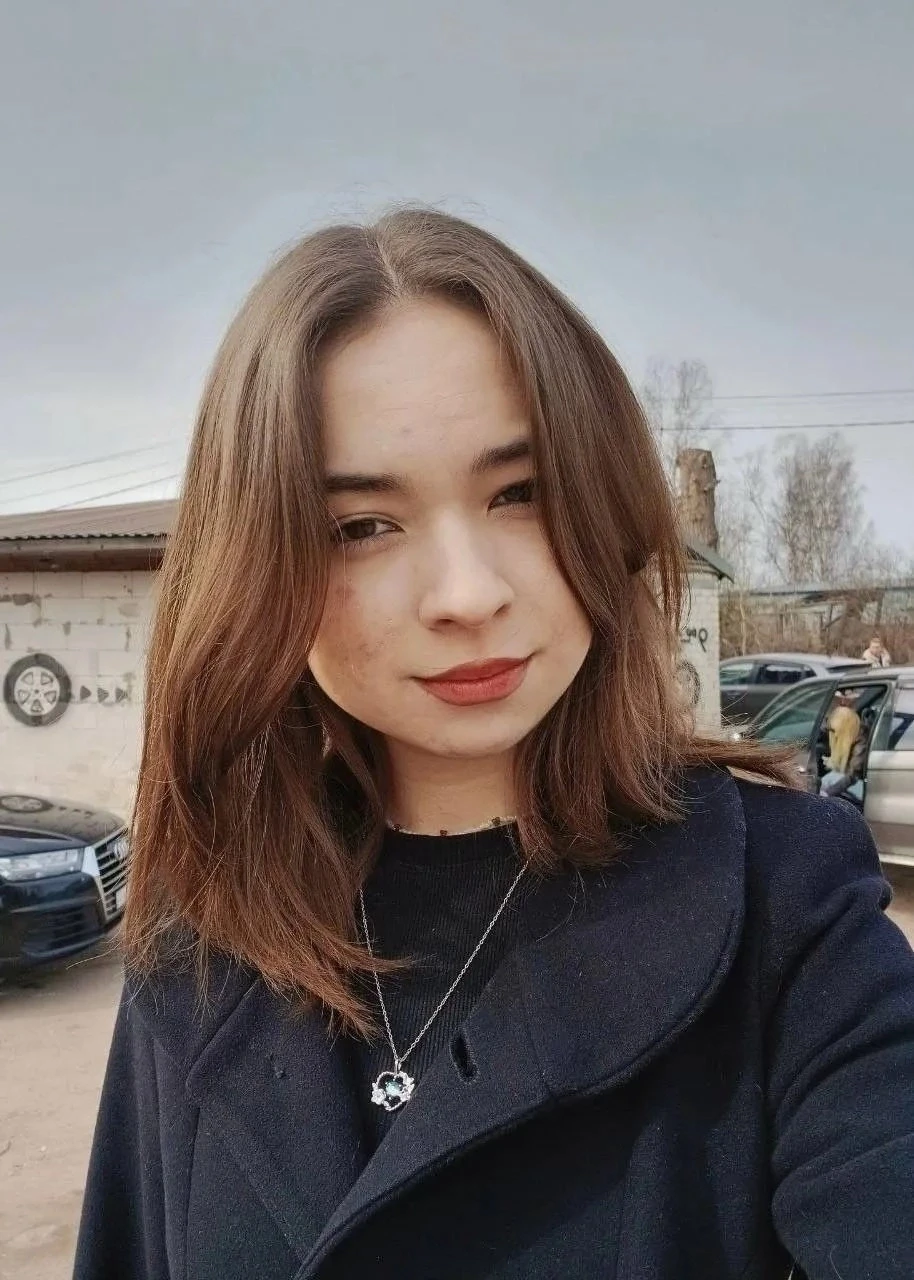 Продолжаем делиться историями успеха наших выпускников!

🌟 Алёна Гасилина, выпускница 11 класса шко