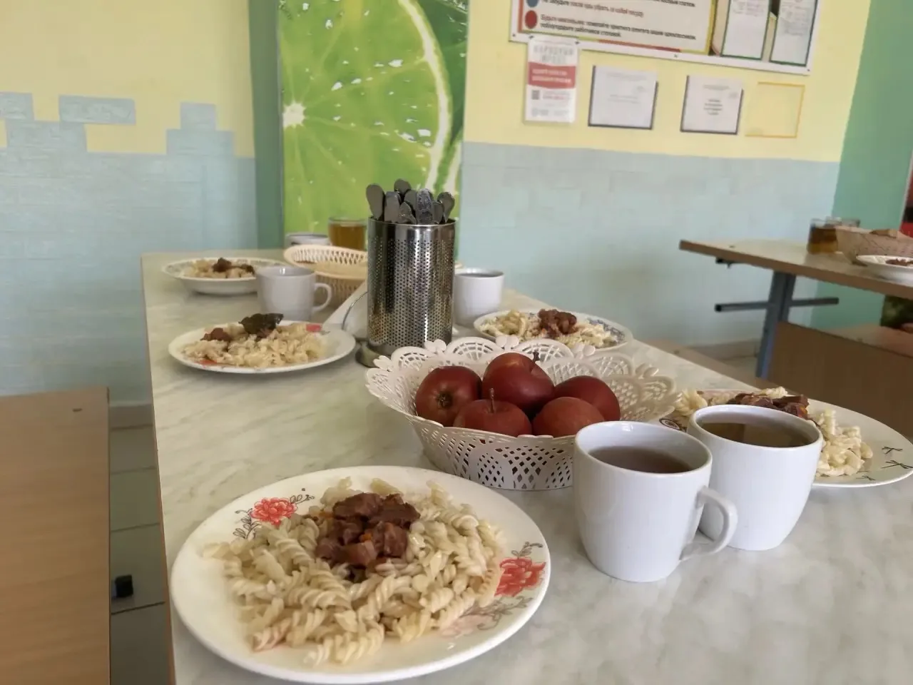 🍽️ С первых дней нового учебного года в нашей школьной столовой — настоящий праздник в...