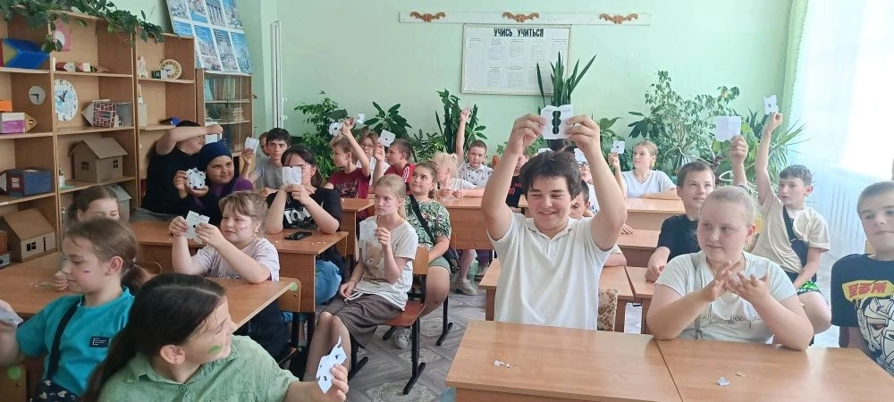 🤍💙❤️ Мы живём в удивительной стране, имя которой - Россия! 
12 июня вся страна отмечает праздник -