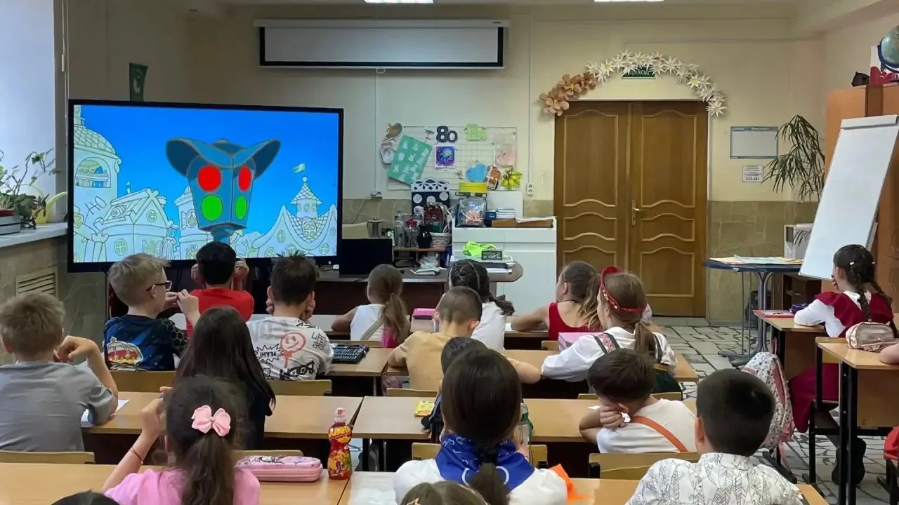 Безопасное лето начинается со знаний: занятие по ПДД в рамках «Умных каникул» 

11 июня  в Гимназии 