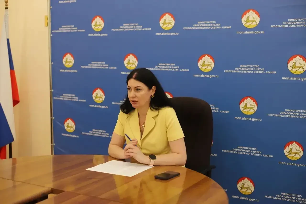 Приоритет на качество

Элла Алибекова провела рабочее совещание с руководителями отделов и директора