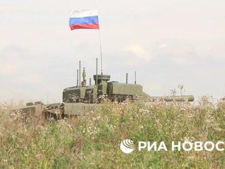 Беспилотный танк на учениях «Центр-2026»