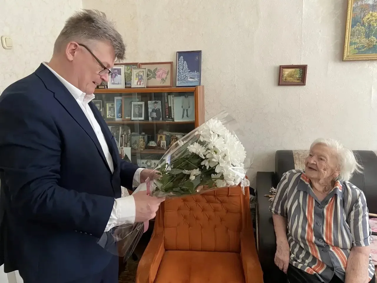 💐В преддверии Дня Победы руководство МВД по Республике Мордовия поздравило труженицу тыла и вдов фро