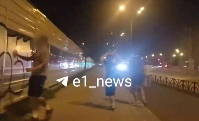 В Москве задержали троих граффитистов, напавших на семейную пару. Во время конфликта од...