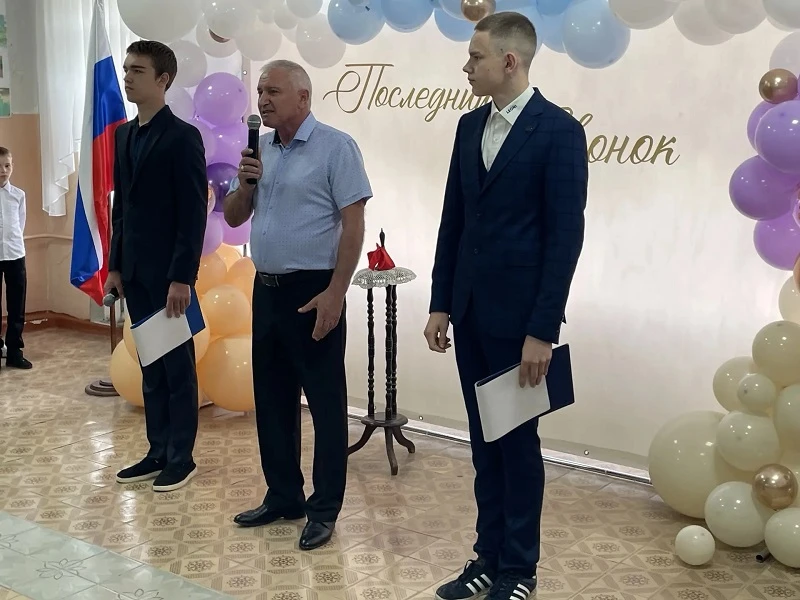 26 мая в нашей школе прошла торжественная линейка «Последний звонок». Это традиционный ...