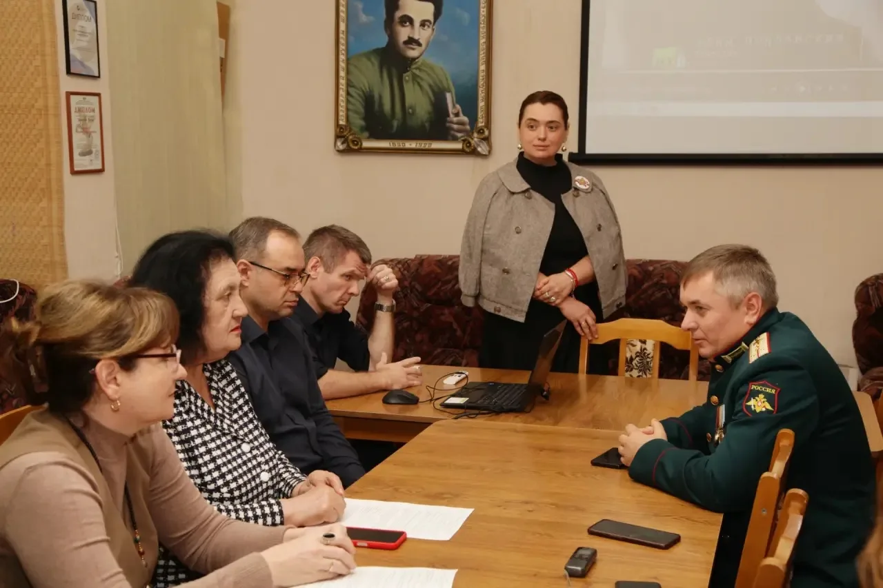 30 сентября в Союзе журналистов КБР прошла встреча, посвящённая Дню воссоединения Донба...