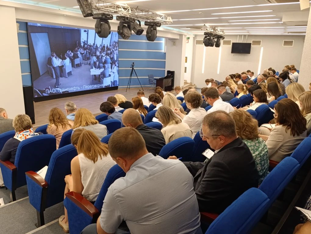 В «Транснефть – Верхняя Волга» прошел корпоративный диктант ко Дню России

📝 Более 100 работников п
