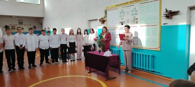 Сегодня наша школа снова наполнилась музыкой, цветами и счастливыми улыбками. Мы торжес...
