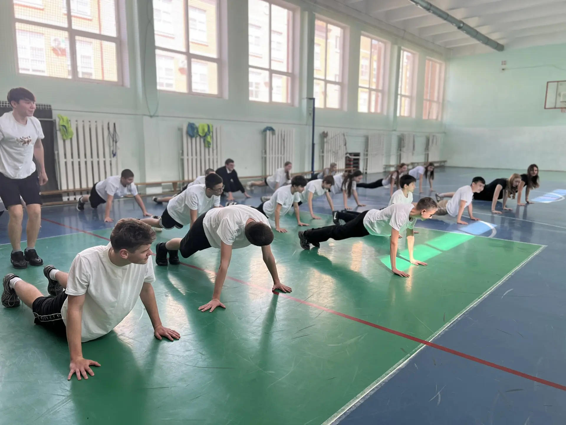 🇷🇺Зарядка с героем!💪  🍀✅Прошла «Зарядка с героем» в рамках акции  «Неделя здоровья школьников Кубани