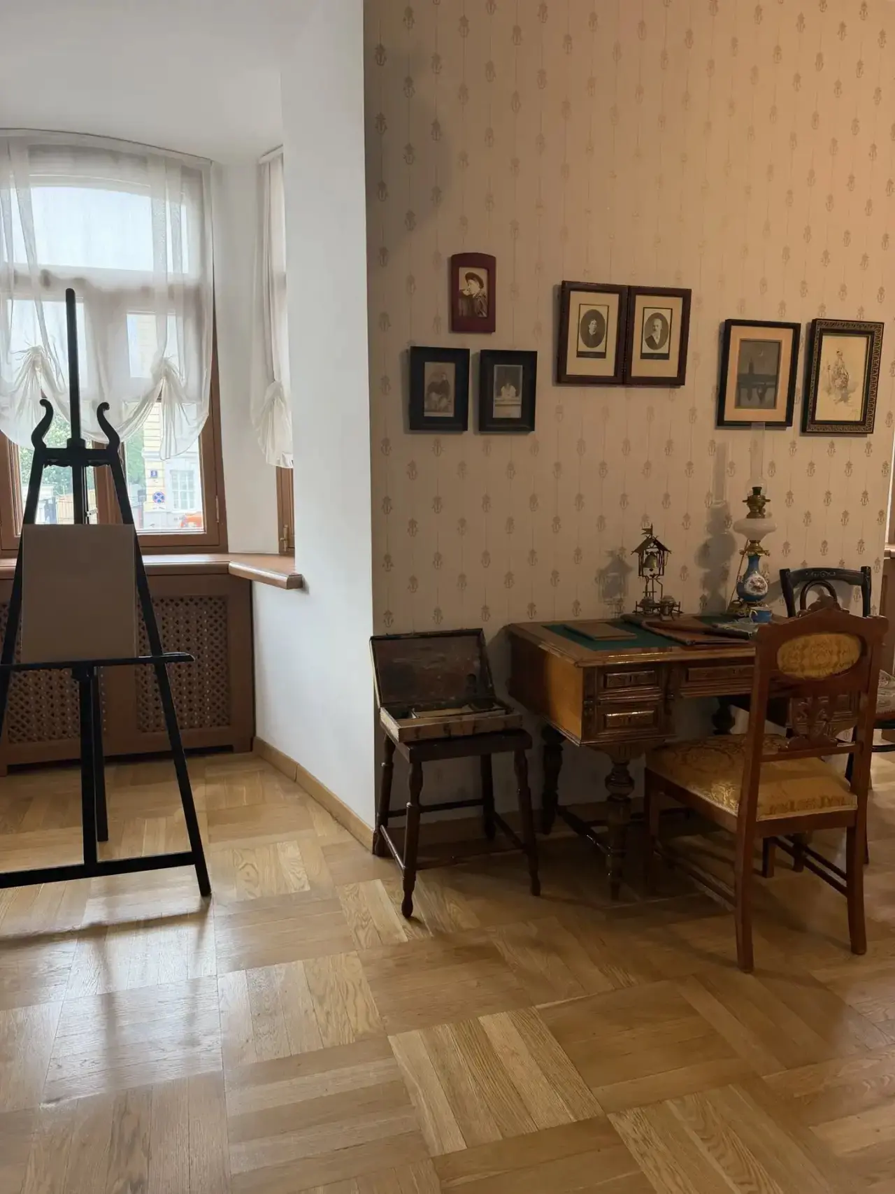Литературное путешествие 🧳  📚 В пятницу ученики 10 класса «Б» вместе с классным руководителем Светла