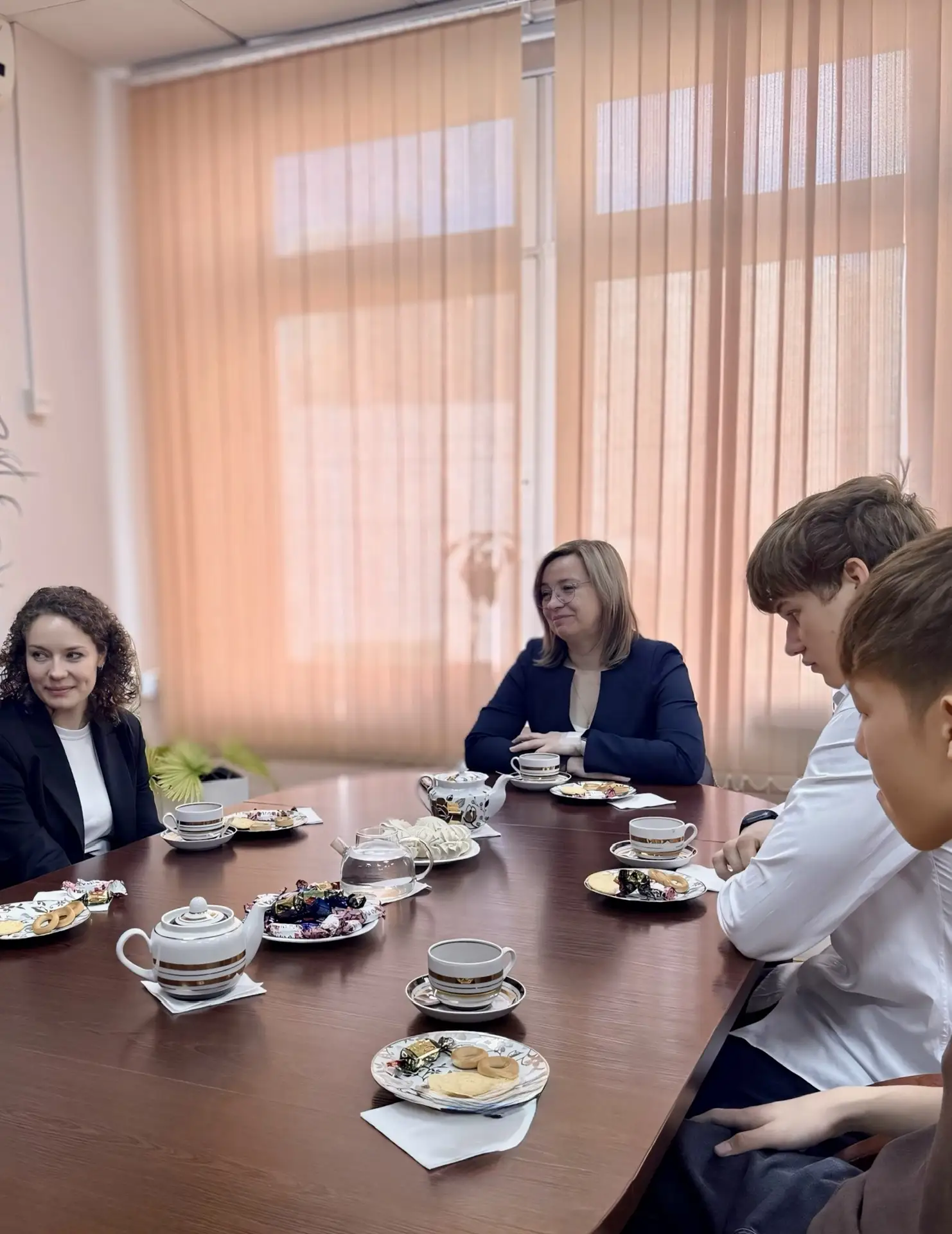 ☕️ Завтрак с директором - продолжаем традицию!   У нас в школе это уже вторая встреча в рамках данно