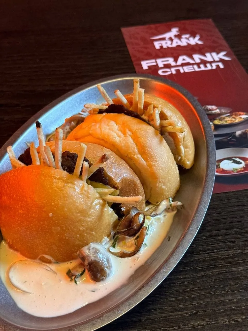 10 новых позиций во FRANK: ностальгия в новом прочтении  До 30 апреля в двух ресторанах сети доступн