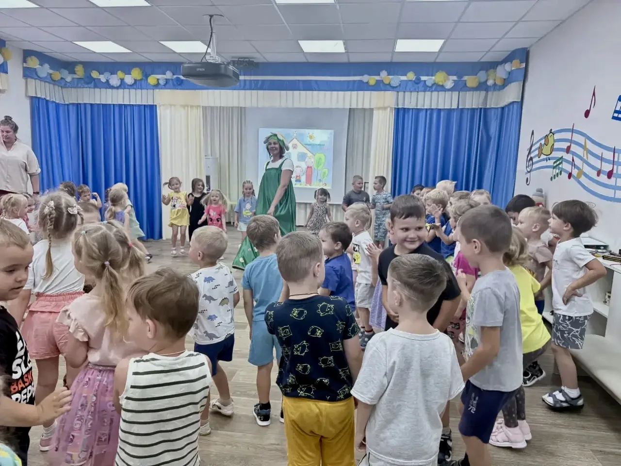 ❤️ Семья — это целый мир!

🎨 Вот и подошла к концу наша насыщенная и очень душевная неделя, объедин