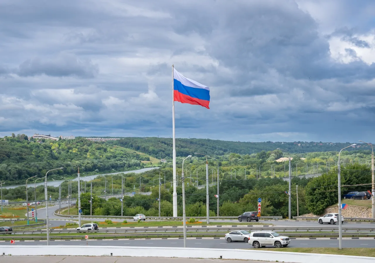 Экономика области сохраняет уверенный рост. Благодаря этому в первом полугодии доходы о...
