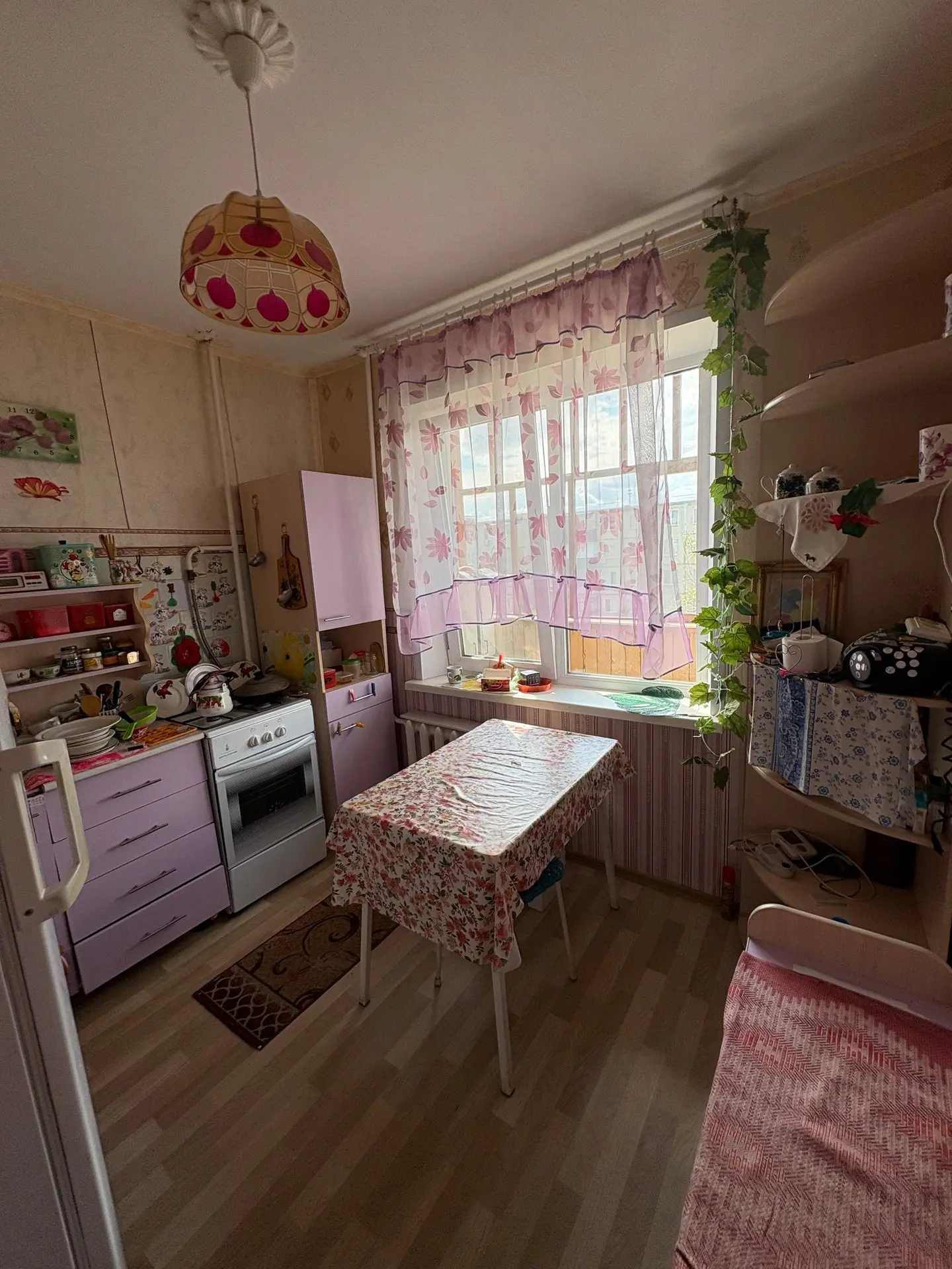 Продается очень солнечная и уютная большая однокомнатная квартира , 35 кв.м., Строителе...