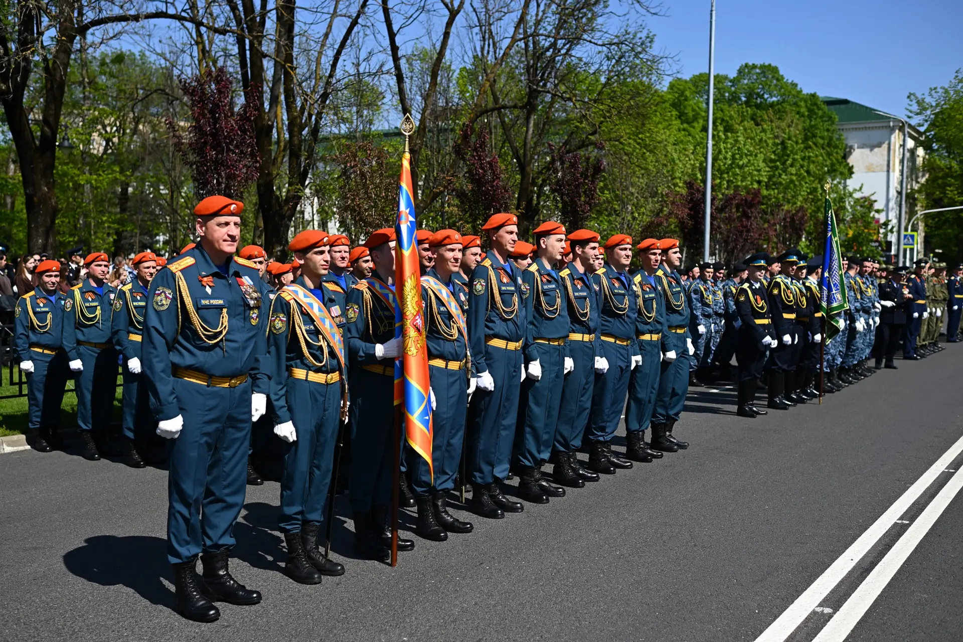 Жители Адыгеи приветствовали ветеранов и участников торжественного марша  Сегодня, в День Победы, од