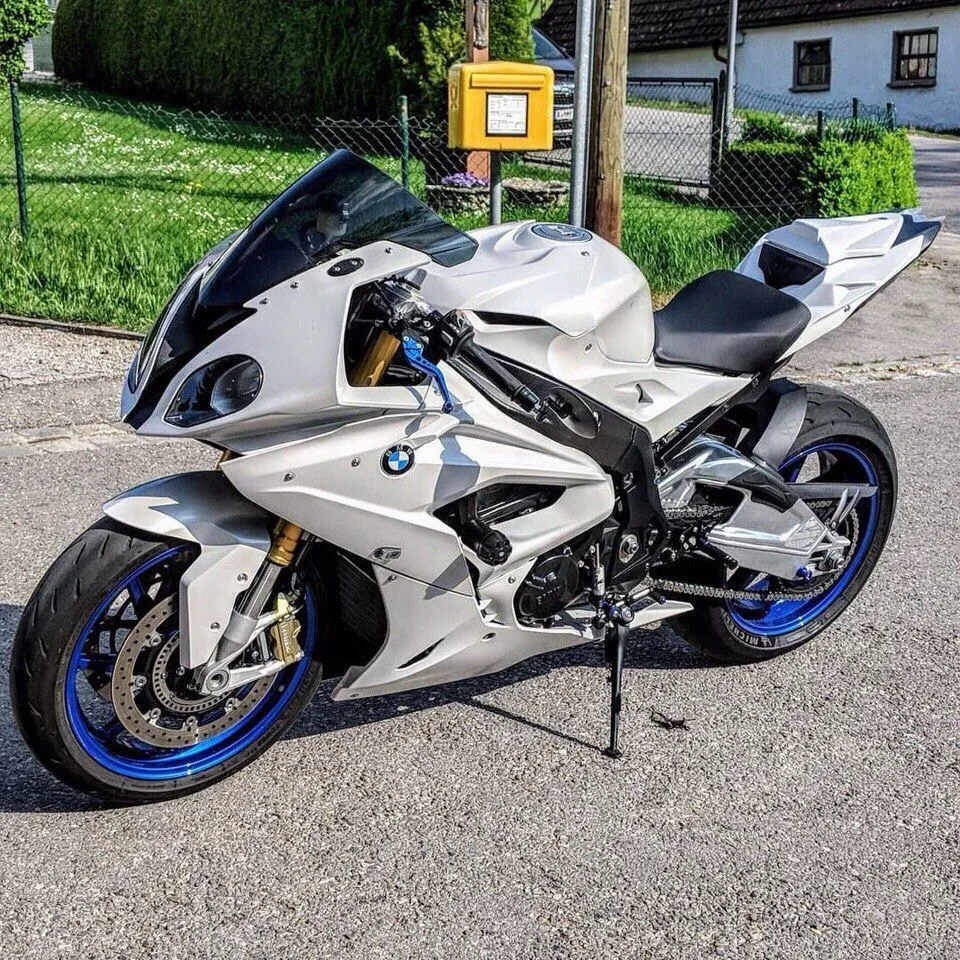 BMW S1000RR — pure white power ⚪️🔥