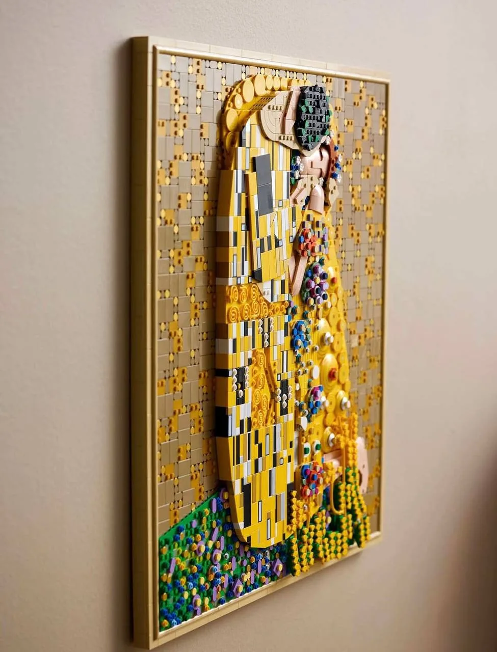 Lego и «Поцелуй» Климта, выглядит как идеальный план на дождливую погоду.