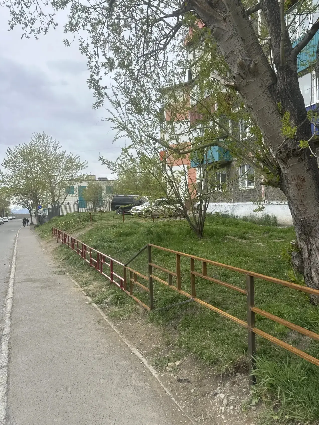 Ул. Войцешека, д.9а🏠
Ограждение установлено, осуществляются покрасочные работы✅🤝