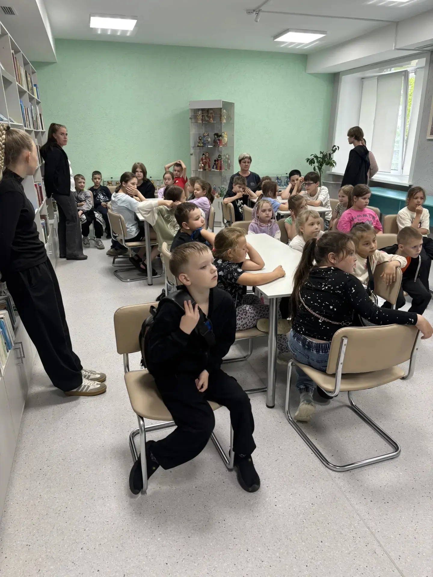 После обеда дети посетили мероприятие «Стоп:гаджеты» в детской библиотеке. 
Познакомились с правилам