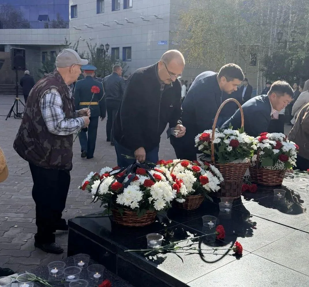 Депутат ЛДПР поддержал акцию памяти в городе Мирный