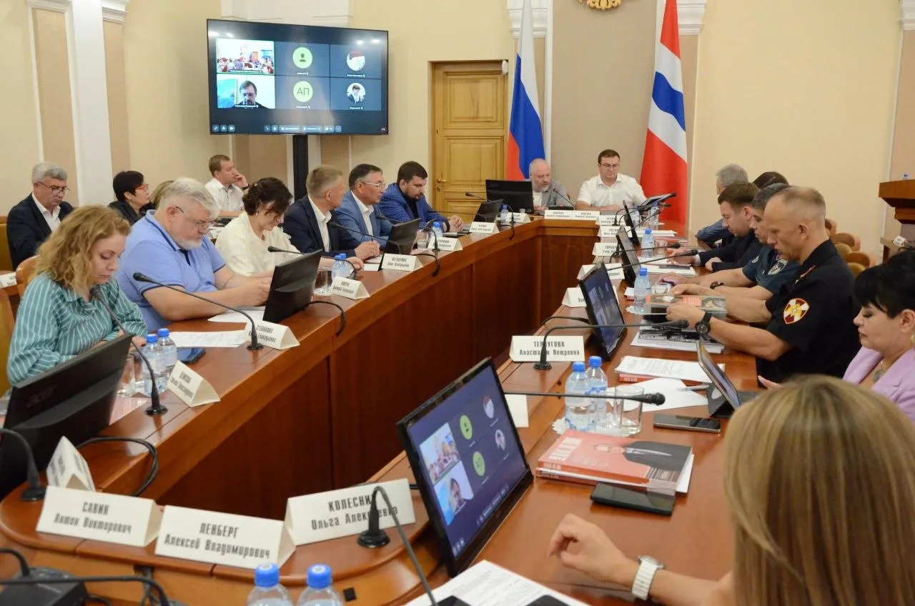 Под руководством губернатора Виталия Павловича Хоценко, депутата Госдумы, председателя ...