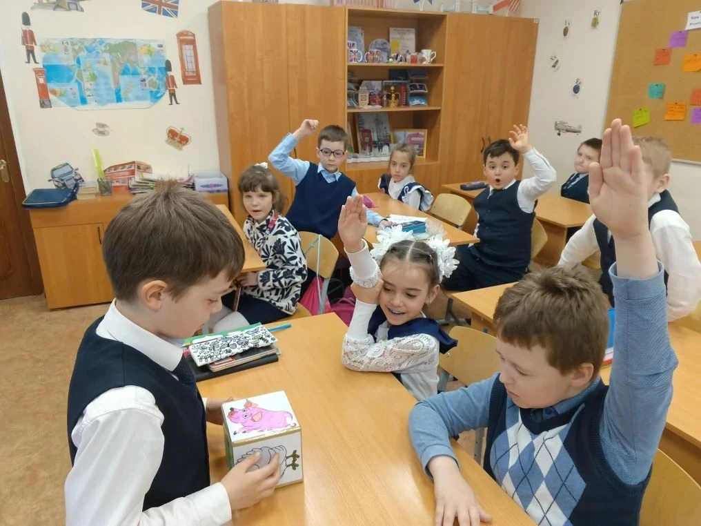 БЕГОМ НА УРОК  🧶Как учить английский с удовольствием? Ответ на этот вопрос точно знают педагоги наше