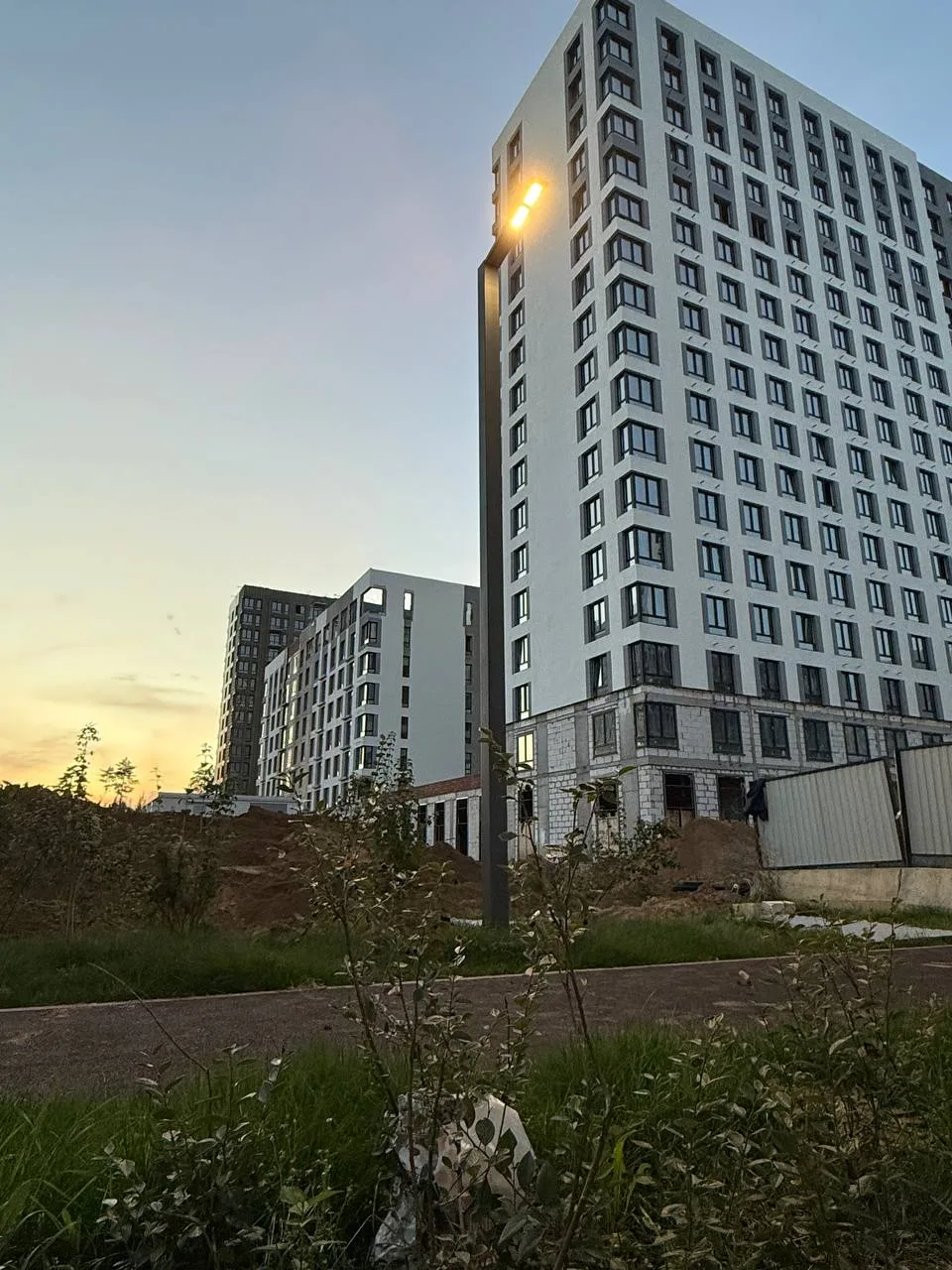 Вот видите работают ребята, но практически везде по 1 человеку.6 к