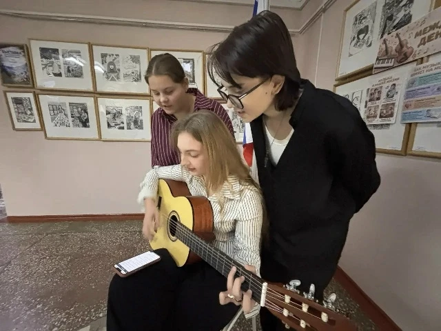 1 октября - это День музыки и в нашей школе он прошел необычно.