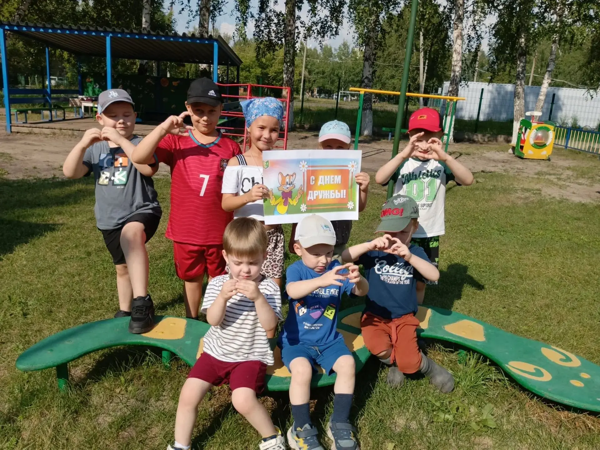 🌳«Дерево дружбы» в нашей группе «Циферки»: вместе мы — сила!🌳
✅ В нашей дружной группе «Циферки» р
