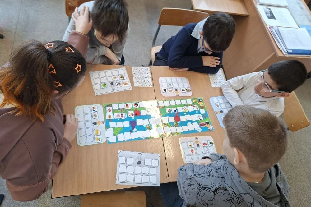 В рамках антинаркотического месячника в начальной школе, психологами проводились игровые занятия "Пу