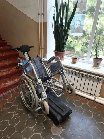 В межпоселенческой библиотеке появился специализированный подъёмник