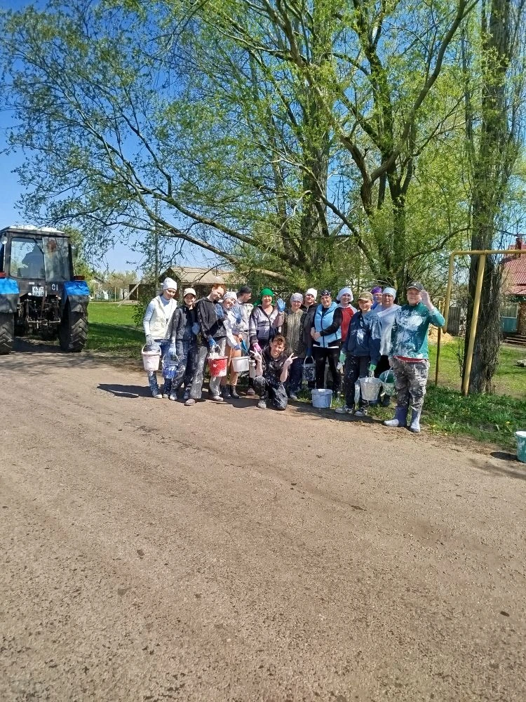 В селе Сторожевое 2-е активно ведутся работы по благоустройству. Благодаря совместным усилиям сотруд