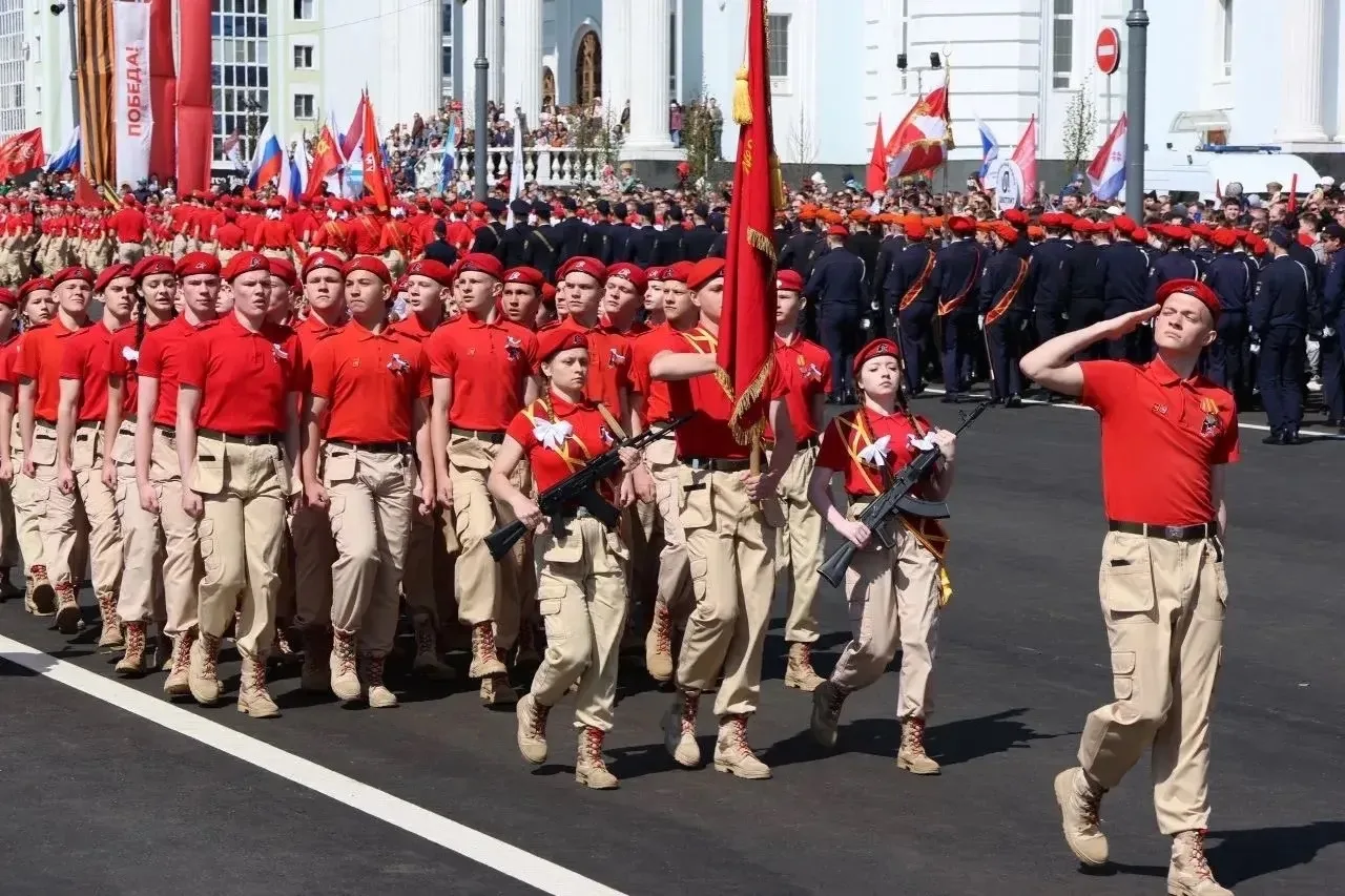 ✔️В 2026 году МОУ «Средняя школа № 8» вновь достойно представила себя на торжествах ко Дню Победы🎖️