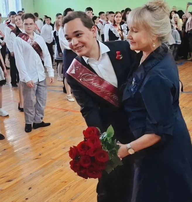 🎊 26 мая 2026 года в столичной школе №6 города Чебоксары прозвенел последний звонок для выпускников 