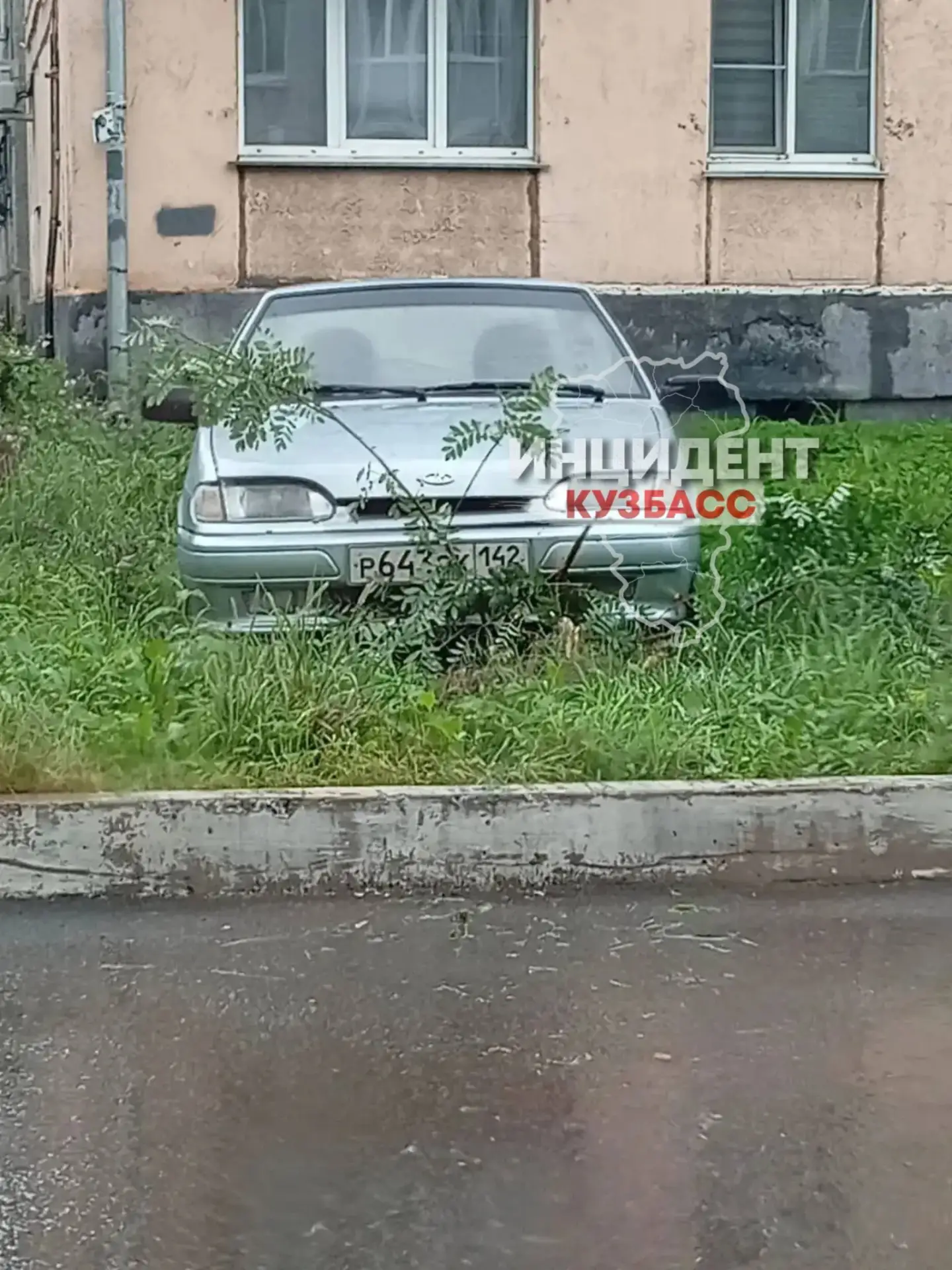 В Новокузнецке произошло одиночное ДТП на пр. Октябрьский, 12.
