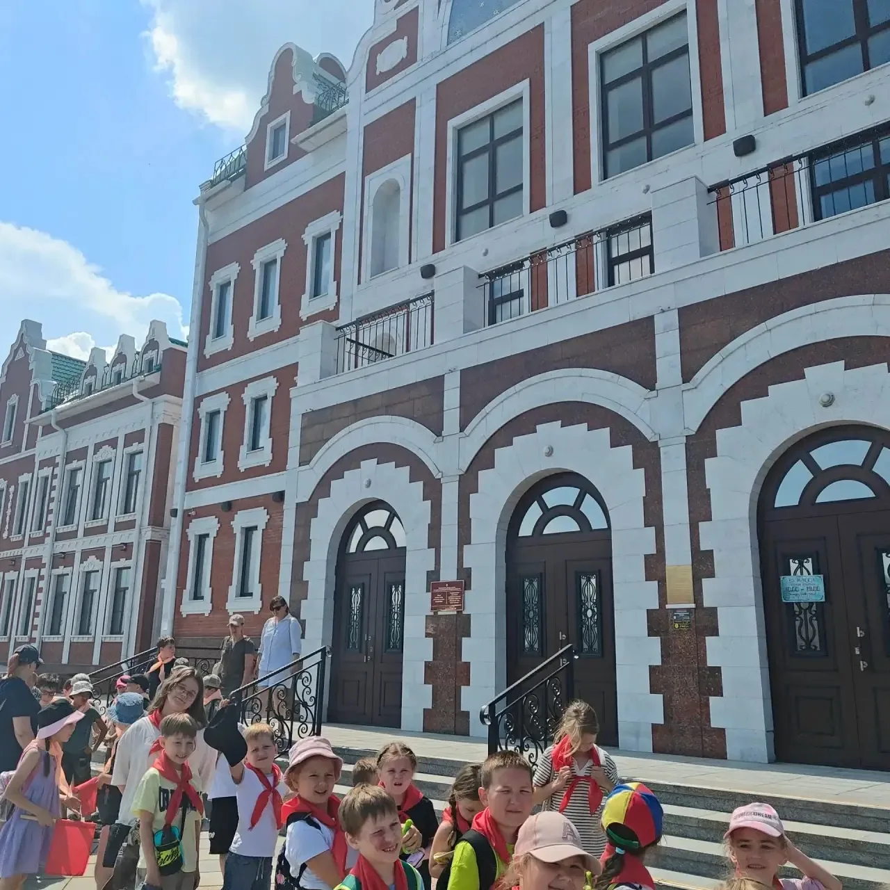 🌞 Летний школьный лагерь: отдыхаем ярко и с размахом! 🌟
Дорогие ребята и родители, рады поделиться