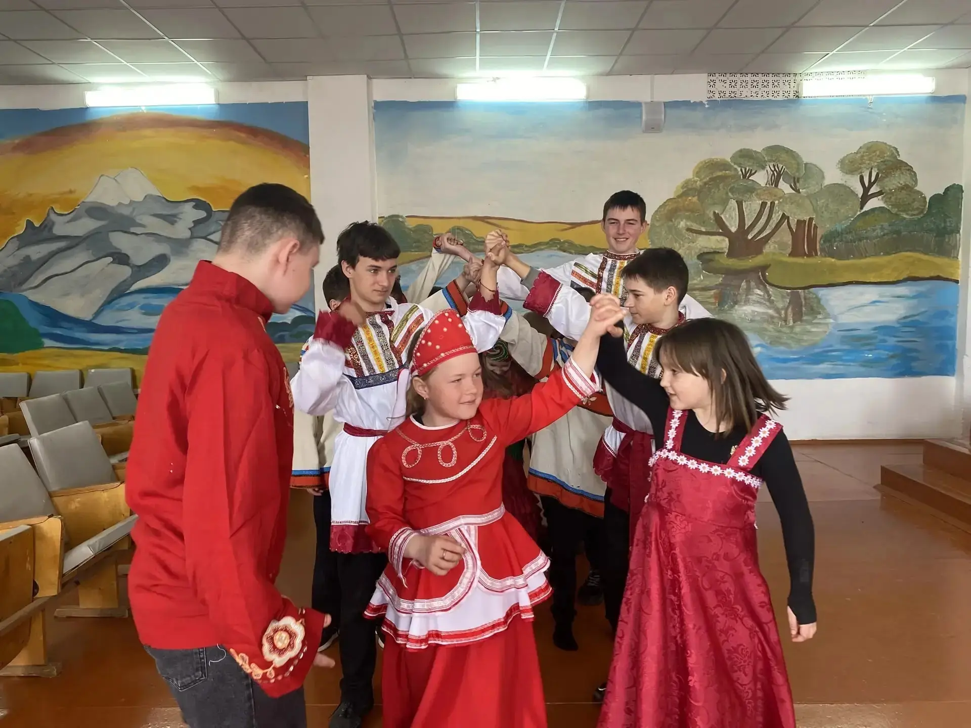 В пришкольном   лагере  "Солнышко"  МОУ СОШ с.Большая Ижмора прошло яркое и душевное ме...