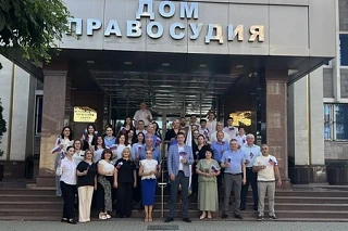 В Верховном суде Адыгеи наградили доноров – работников судебной системы