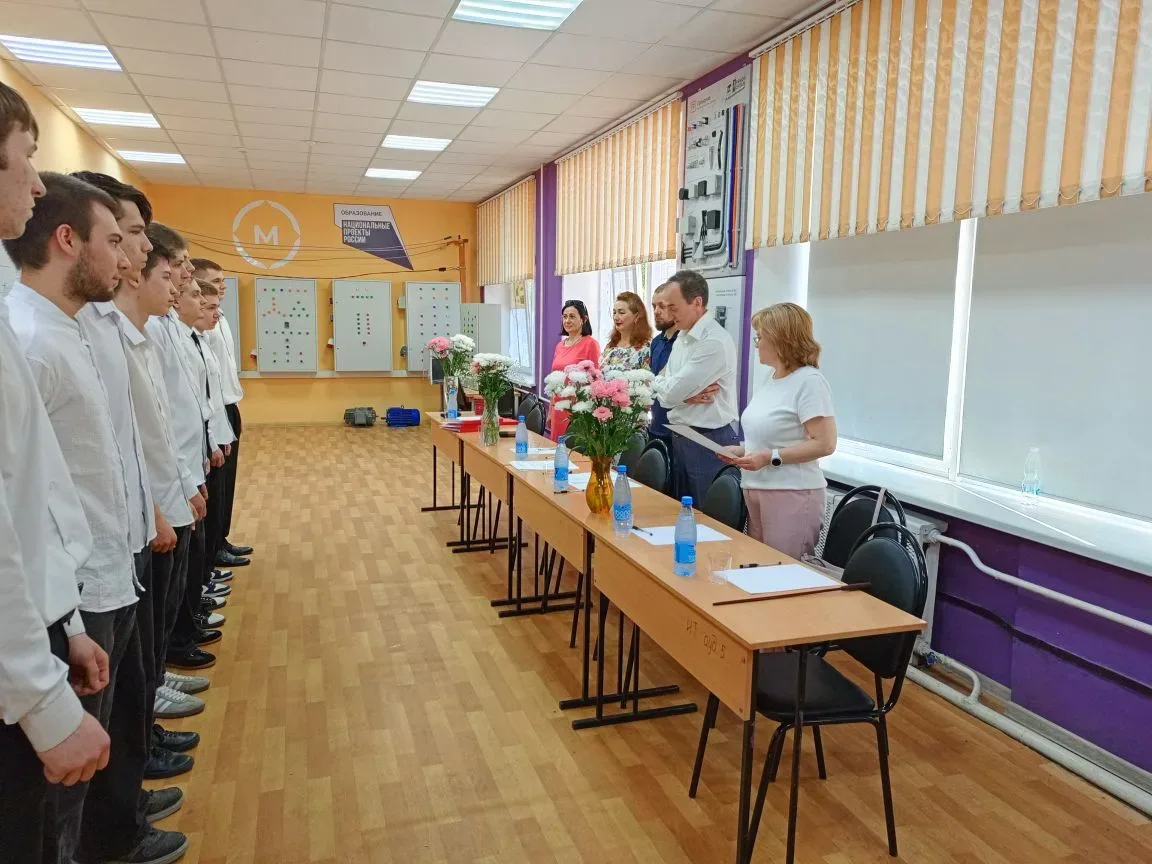 На финишной прямой 📣  Студенты учебного комплекса информационных технологий ИТ-колледжа гр. 22ИТ23, 