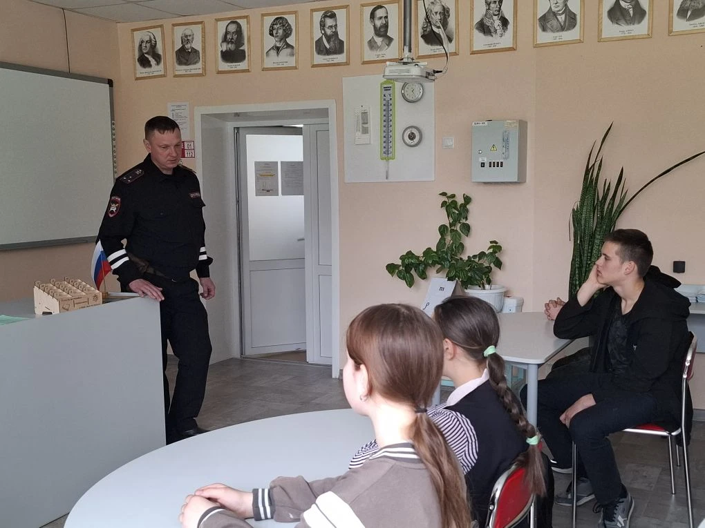 Сегодня, 23 апреля, состоялась встреча инспектора ДПС ОГИБДД ОМВД РФ по Таловскому райо...